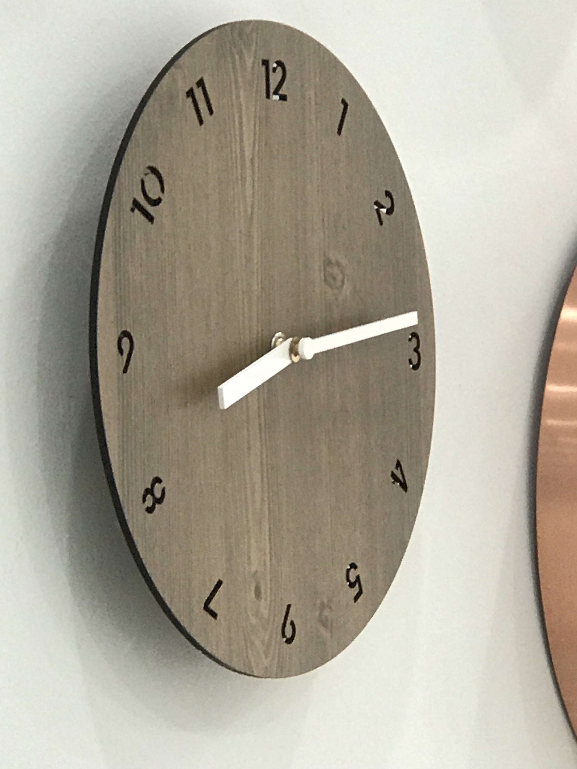 Đồng hồ treo tường trang trí nhà cửa mặt gỗ tròn Wall Clock