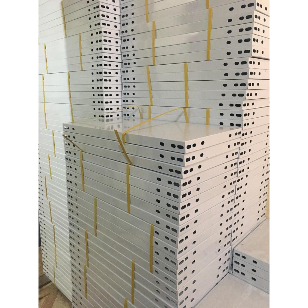 Sàn sắt dài 120cm , rộng 30cm dùng để lắp kệ đựng đồ đa năng