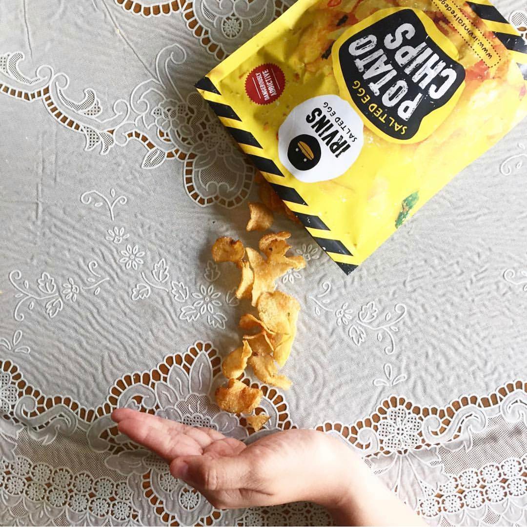 Khoai tây trứng muối 230g IRVINS - Big IRVINS Salted Egg Potato Chips