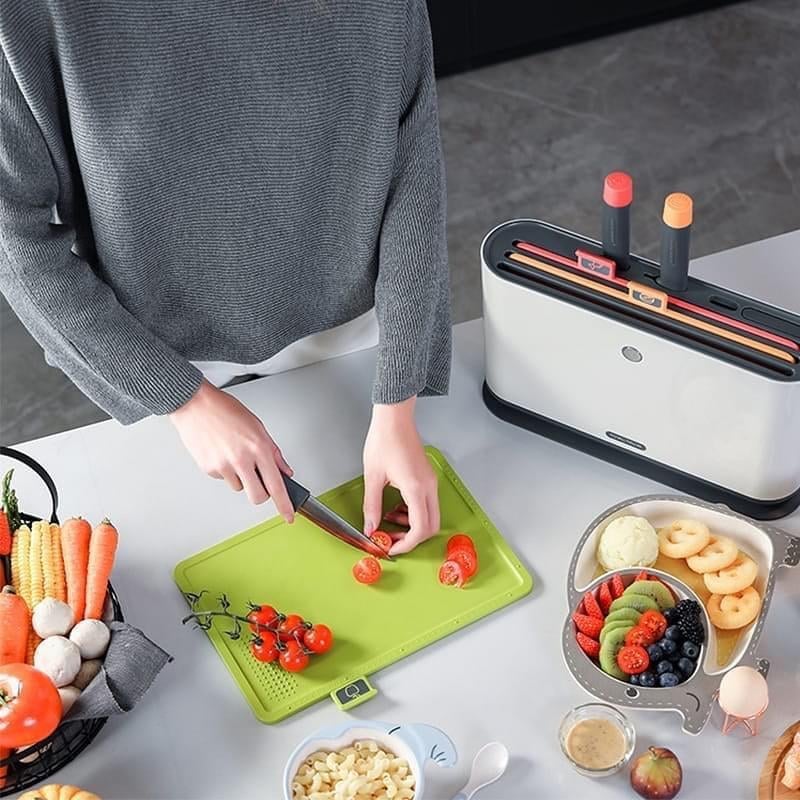 Bộ Dao Thớt Kháng Khuẩn Sử Dụng Tia UV 7 Món Morphy Richards MR1000 - Hàng Chính Hãng