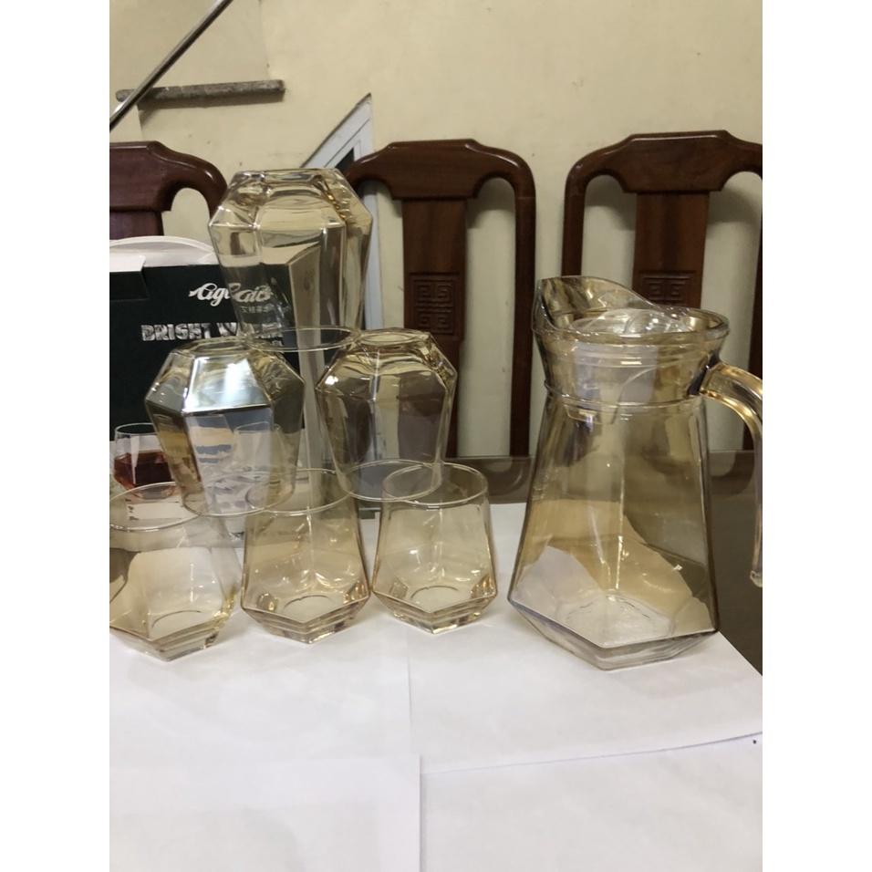 Bộ bình và 6 cốc thủy tinh màu vàng sang trọng