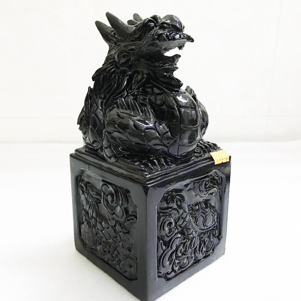 Ấn rồng, chiện rồng màu đen bóng bằng đá tự nhiên chất canxite thật liền khối cho mệnh Mộc và Thủy