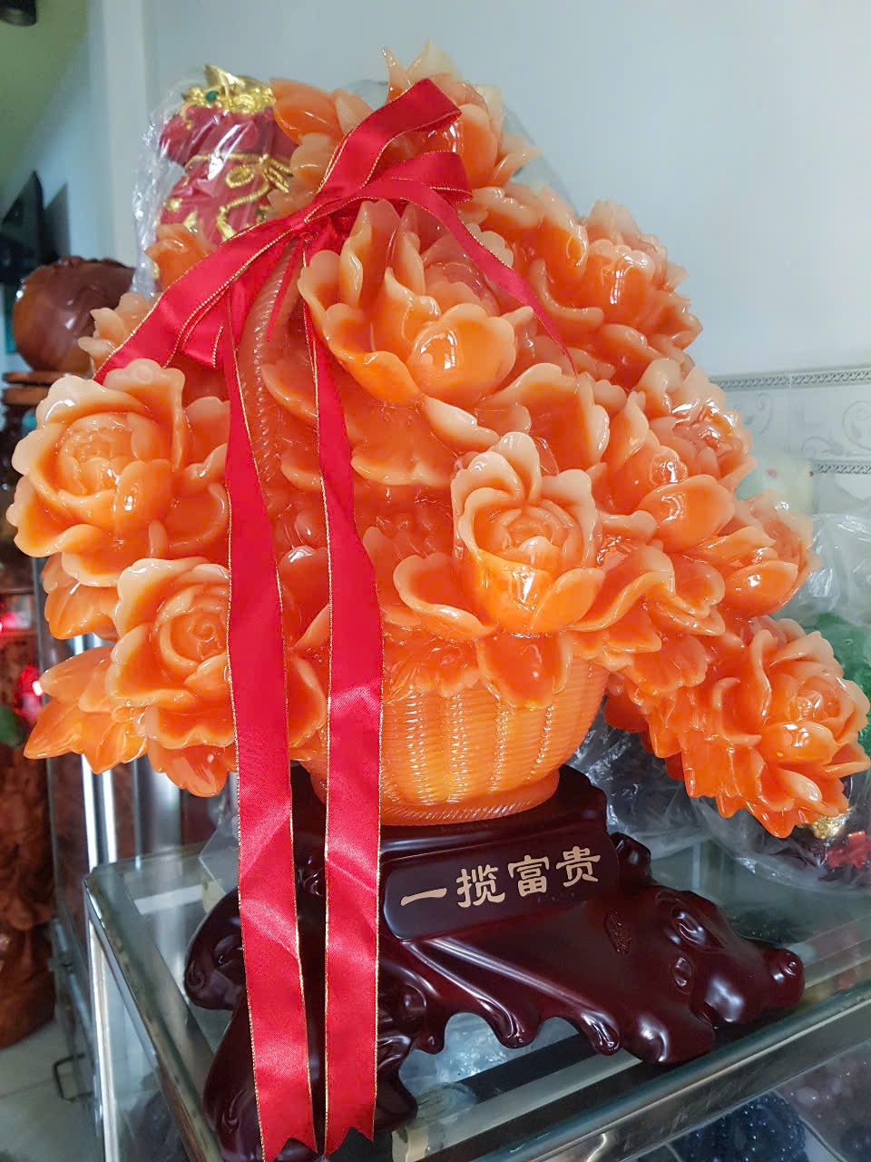 Tượng Bình Hoa Mẫu Đơn Đỏ Cam Mới To Dây Đỏ May Mắn Quá Hoành Tráng Đẹp Lắm Size Cao 55cm Ngang 48cm Sâu 31cm biểu tượng sự Hưng Thịnh , thịnh vượng, phồn vinh, Giàu Sang , Phú Quý, Giàu Sang , Phú Quý trưng phòng khách nhà công công quà tặng ý nghĩa ạ