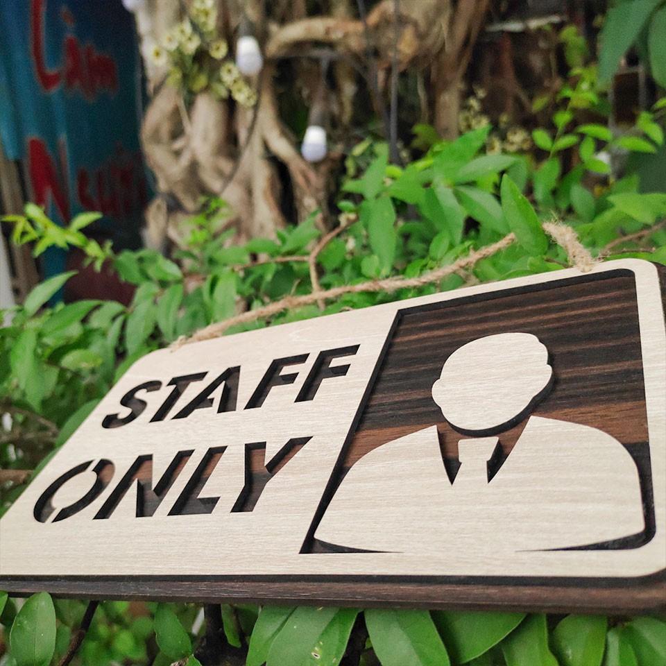 Bảng gỗ phòng staff only TCD06