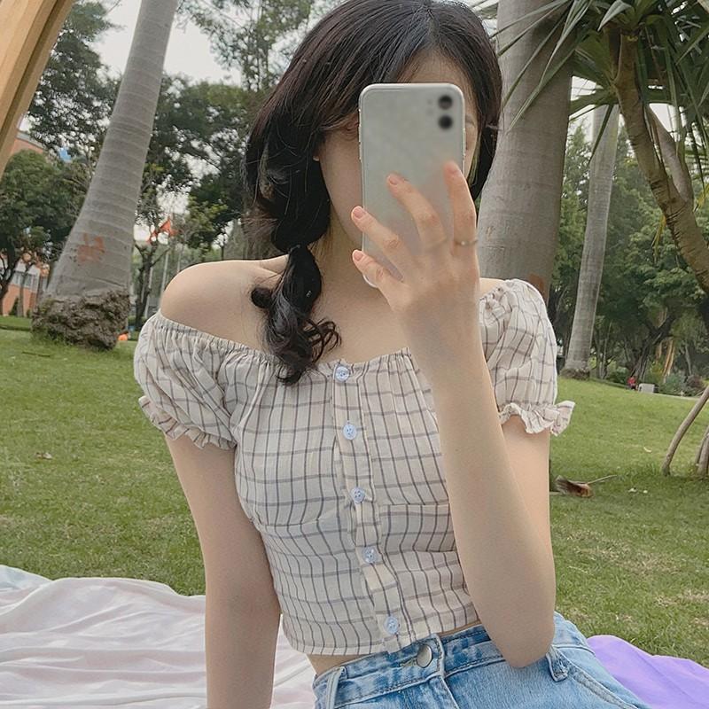 Áo kiểu tay ngắn cổ vuông kẻ sọc caro phối nút đơn giản