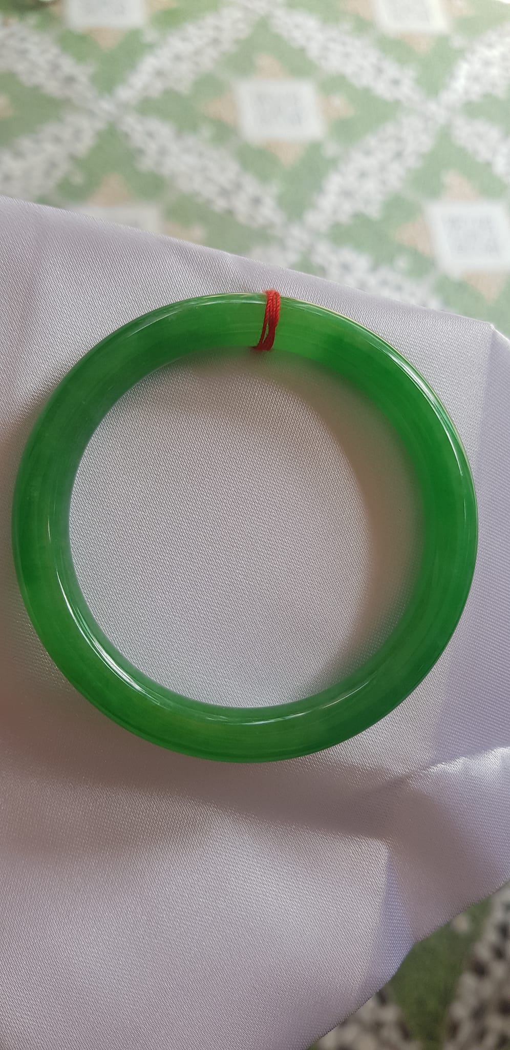Vòng tay nữ đá cẩm thạch Ngọc Lý A Sịn 54mm x cọng 8mm Màu Xanh Lý đậm đều sáng bóng mượt đẹp Nữ 53kg - 60kg đeo mệnh Mộc mệnh Hỏa mệnh Thủy ạ