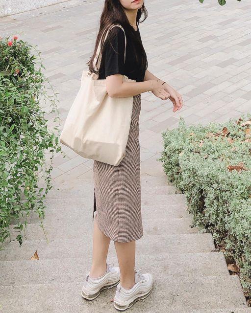 SET ÁO ĐEN + CHÂN VÁY CARO