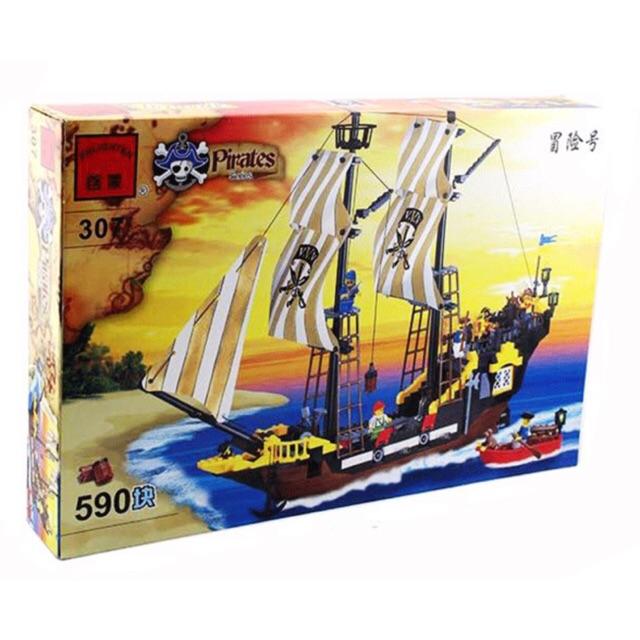 Hộp đồ chơi lắp ráp tàu cướp biển 307