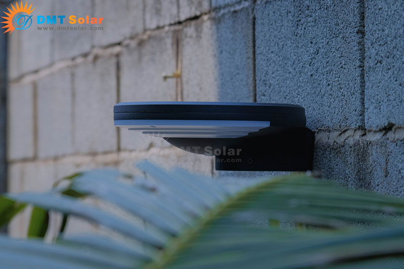 ĐÈN NĂNG LƯỢNG MẶT TRỜI TREO TƯỜNG