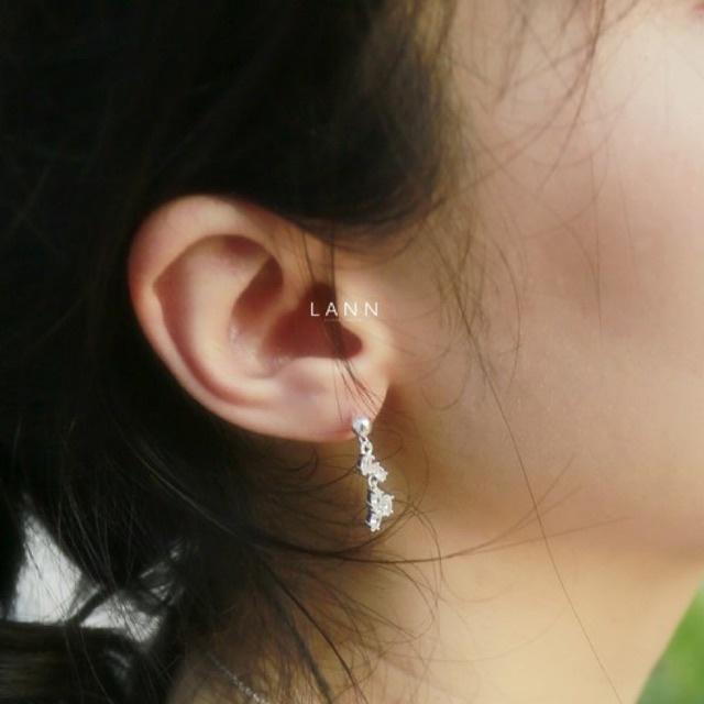 Khuyên dot treo dải đá hạt thóc S925 LANN
