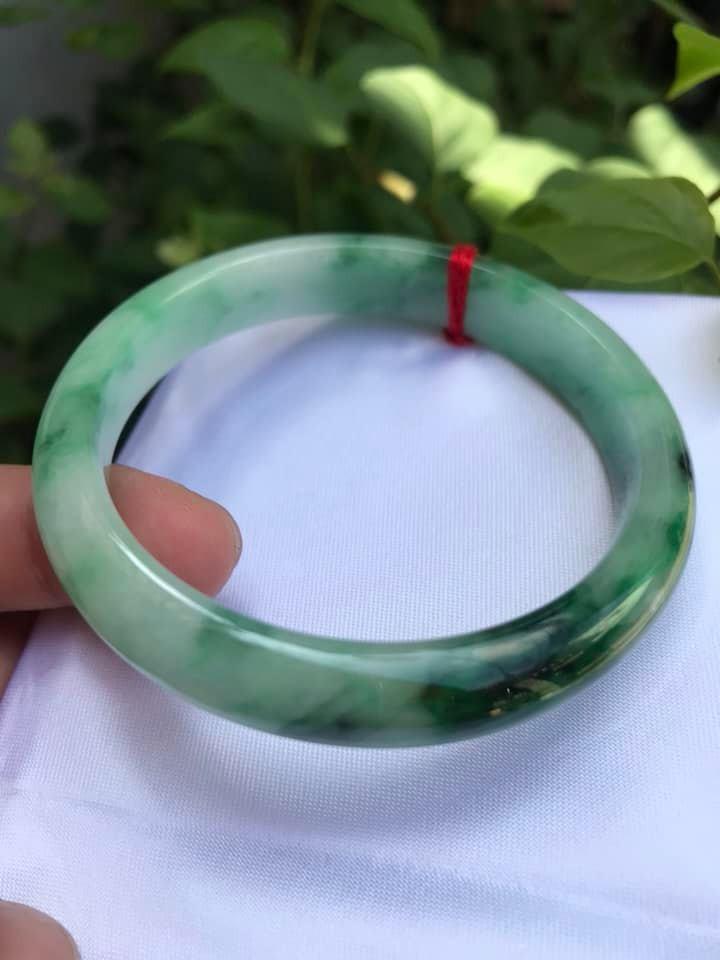 Vòng Cẩm Thạch Tự Nhiên BẢN HẸ SƠN THỦY NI53 LIỀN KHỐI Vòng BÓNG ĐẸP MÀU XANH NGỌC NHẸ ĐIỂM VÂN XANH ĐÂMJ NỮ MỆNH MỘC HỎA 51KG - 62KG