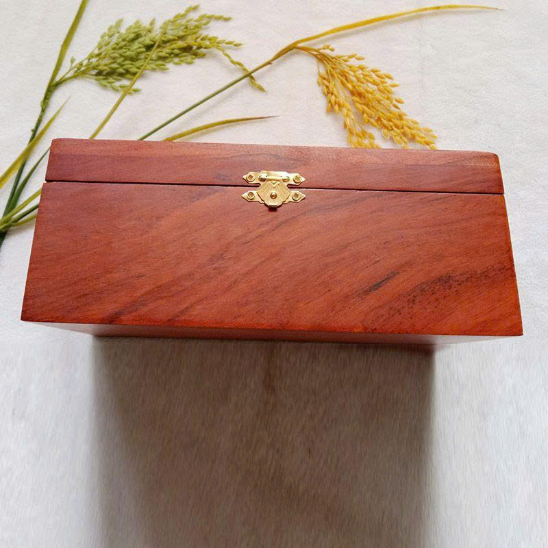 Hộp Đựng Giấy Ăn Gỗ Hương Tự Nhiên Chạm Khắc Tinh Sảo Kích Thước 22cmx12cmx10cm Chất Liệu 100% Gỗ Hương Tự Nhiên Bề Mặt Phủ PU An Toàn Sang Trọng &amp; Bền Chắc