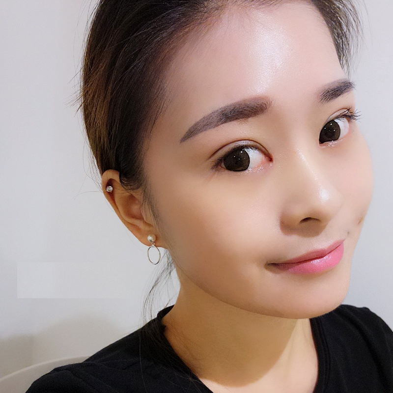 Đôi bông tai thiết kế vòng tròn, xích mảnh và ngọc trai bất đối