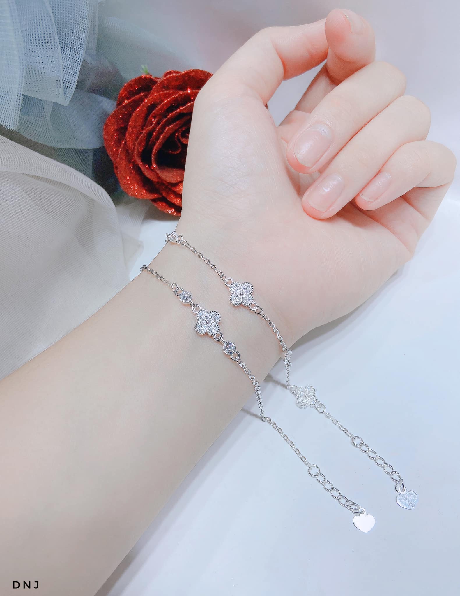 Lắc tay nữ thời trang chất liệu bằng bạc s925 MS085t