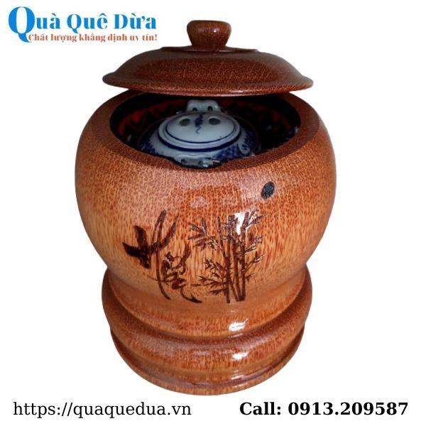 Bình Giữ Ấm Trà Gỗ Dừa Khắc Hoa Văn Lồng Chữ “Hiếu" Và Bình Trà 700 - 950ml - Sản Phẩm Được Sản Xuất Tại Bến Tre