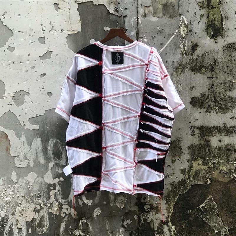 Áo Trắng-Đen chỉ đỏ “TVD BW PLUS TEE”