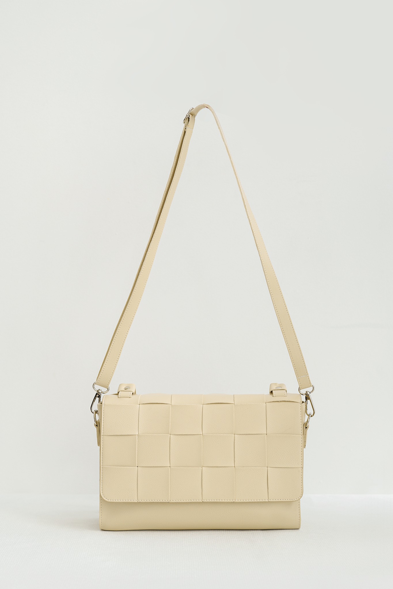 OLV - Túi Creamy Woven Shoulder Bag