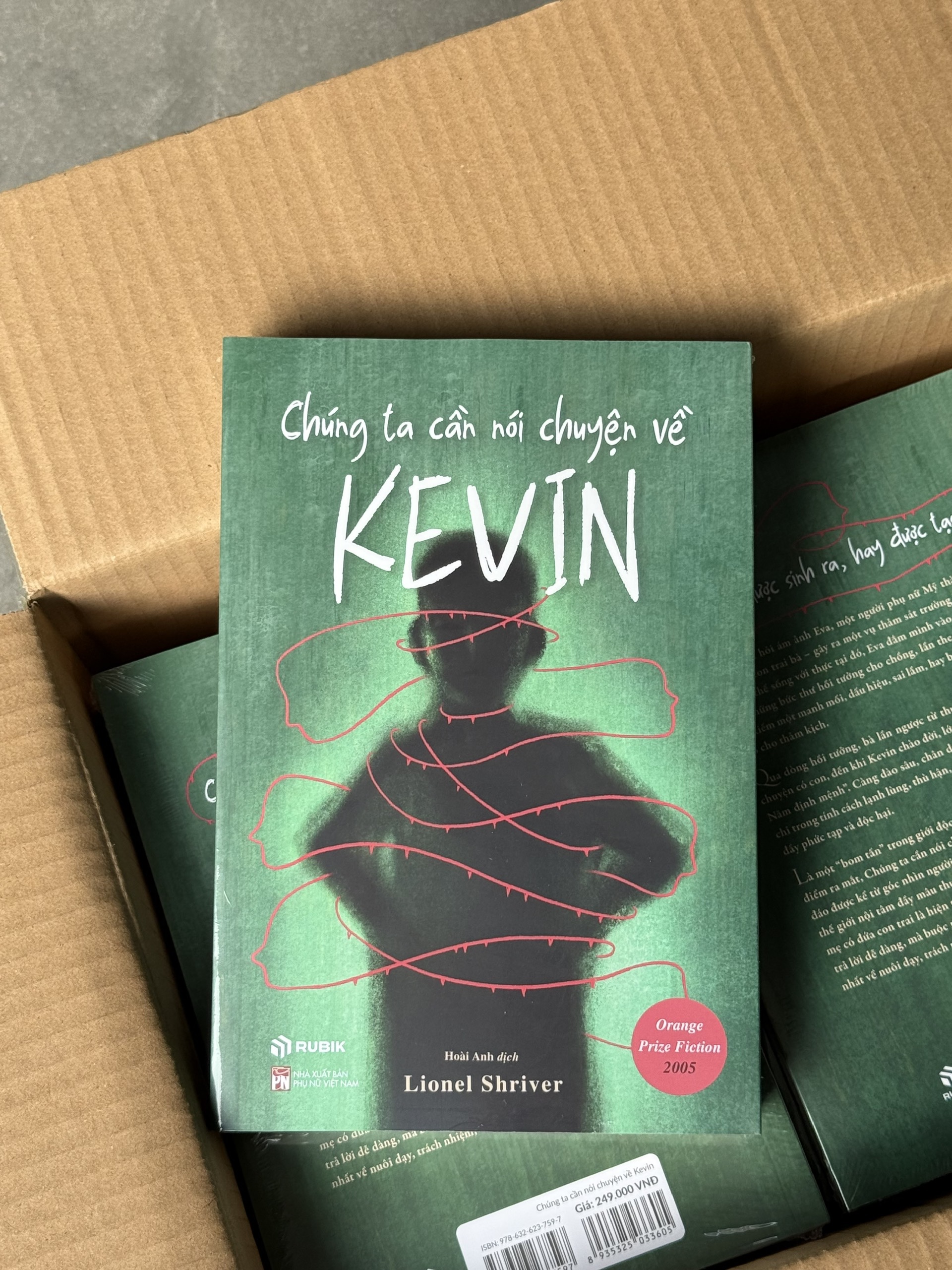 Sách Chúng Ta Cần Nói Chuyện Về Kevin - ảnh 10