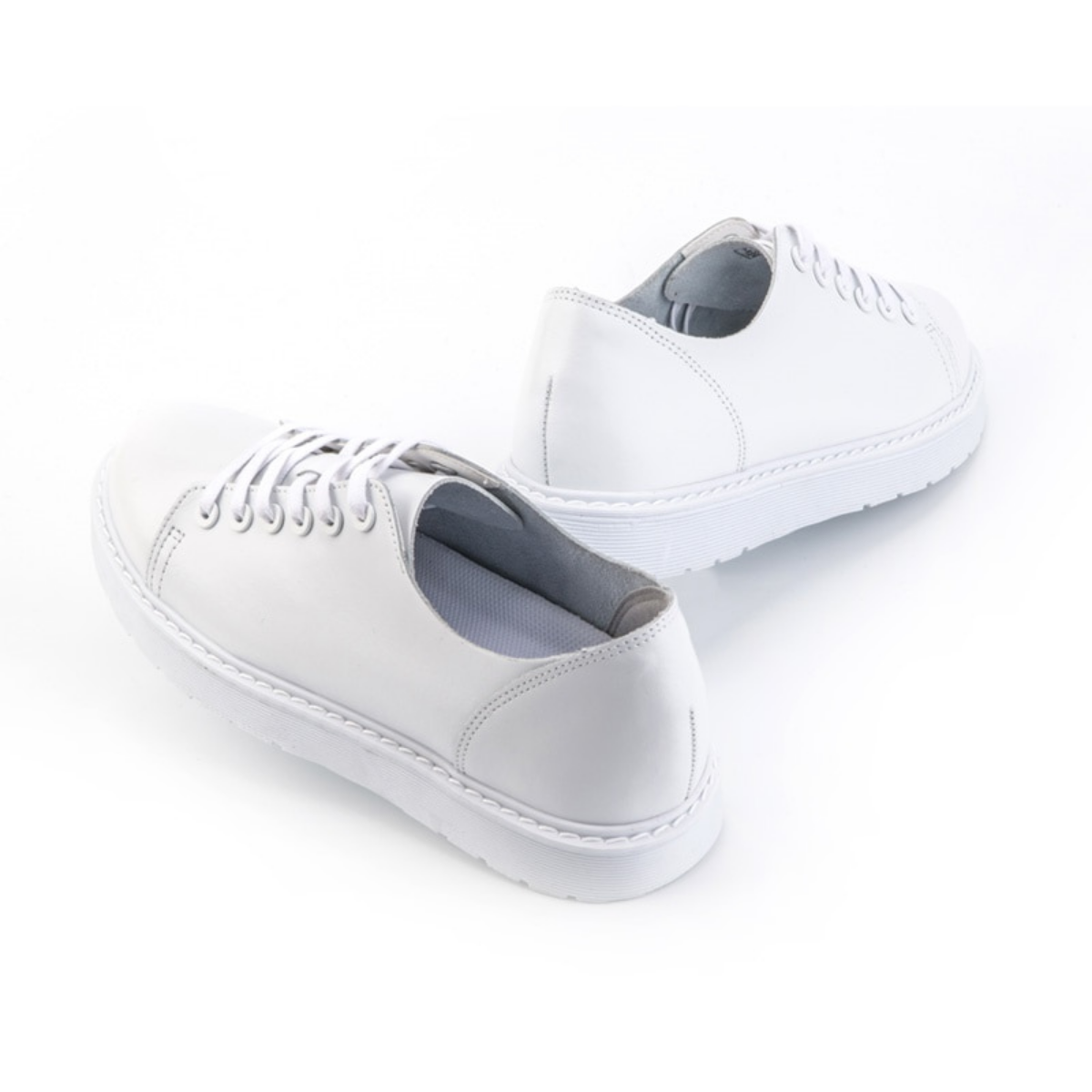 Giày Domba Gilmer Màu Trắng M-4705 (GILMER (White)- Phối Đồ Đa Dạng (Váy, Quần Jean,...) Unisex