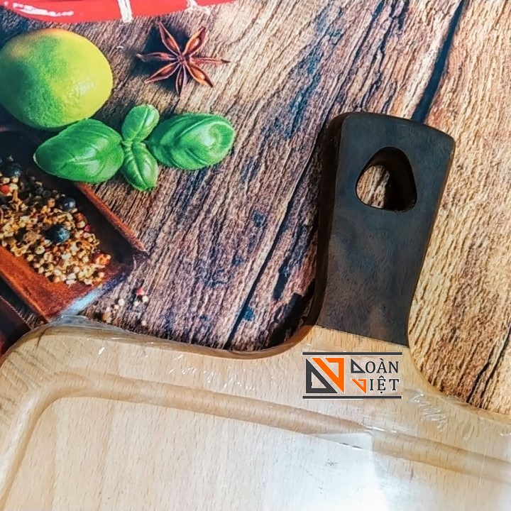 THỚT GỖ CHỮ NHẬT TAY CẦM CAO CẤP. Thớt nhỏ ngang 25cm, dài 43cm. Dụng cụ Sản xuất bởi GỖ BEECH hay gọi GỖ ÓC CHÓ WALNUT Kiểm nghiệm và chứg nhận bởi VSATTP AN TOÀN SỨC KHOẺ