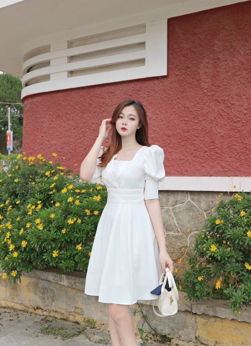 ĐẦM TRẮNG DỰ TIỆC CỔ ĐẮP XẾP LY DÁNG XÒE - Hình Shop Chụp