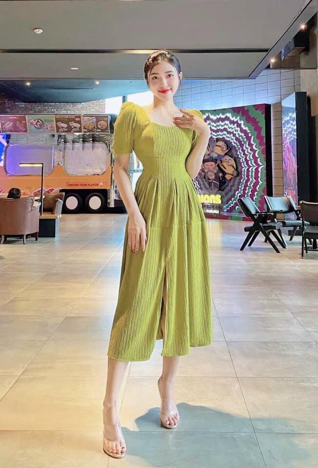 ĐẦM MIDI XỐP CỔ VUÔNG XẺ TÀ 13413