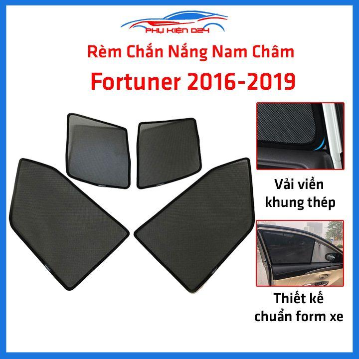 Bộ 4 rèm chắn nắng nam châm Fortuner 2017-2018-2019-2020 khung cố định chống tia UV