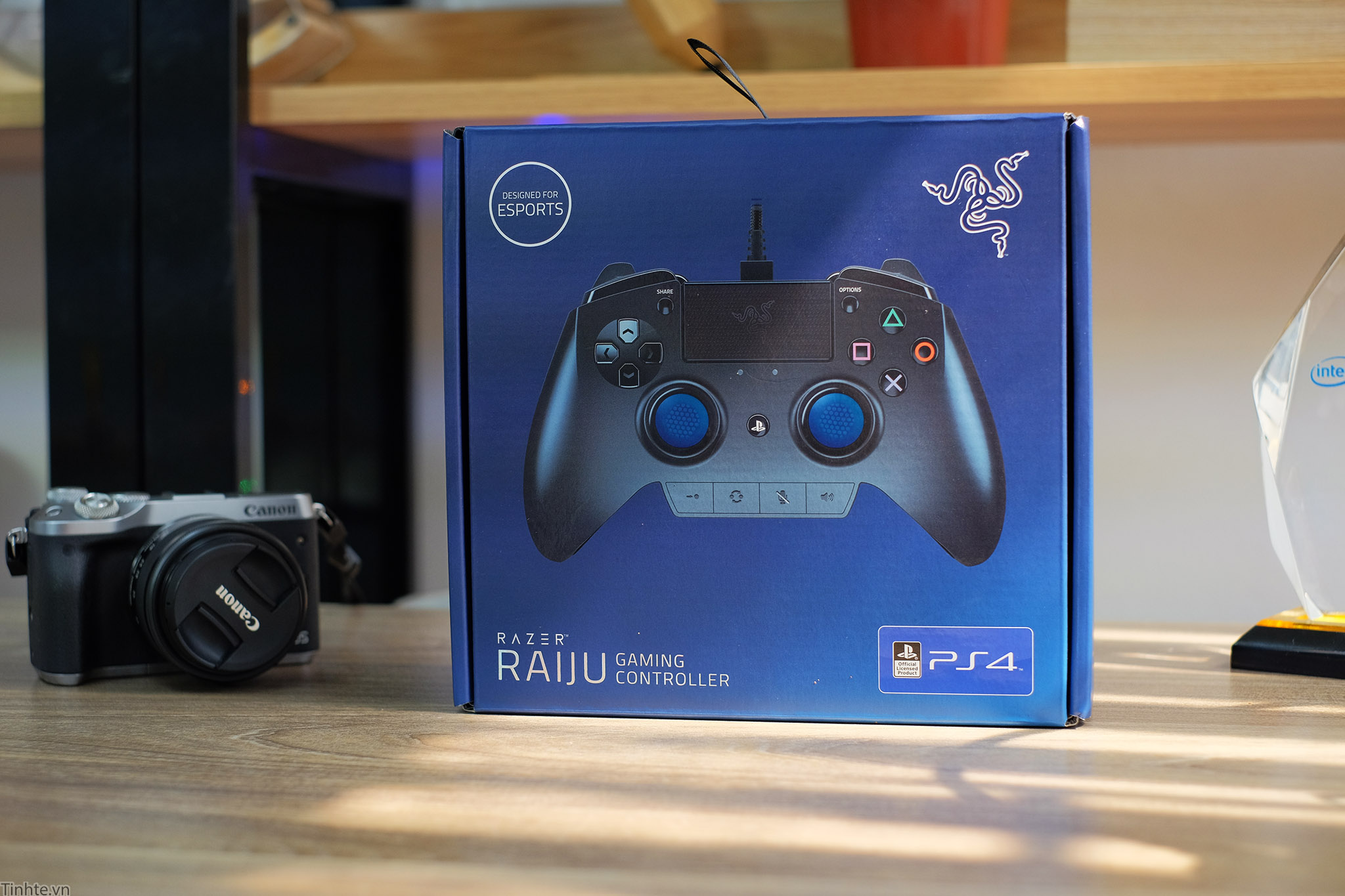 Tay cầm chơi game Razer Raiju Tournament Edition-Wireless and Wired Gaming Controller for PS4_RZ06-02610100-R3A1- HÀNG CHÍNH HÃNG