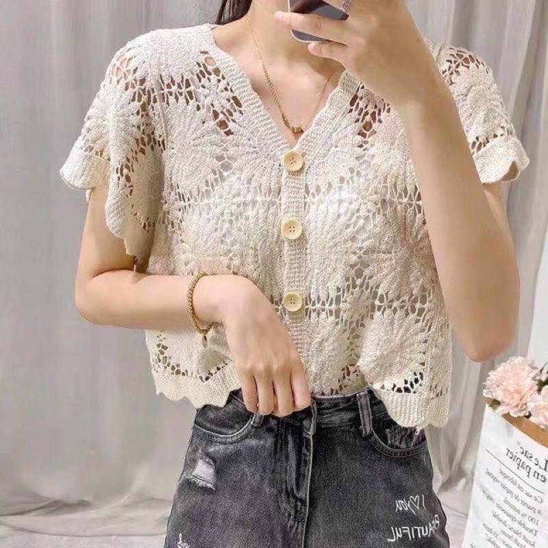 Áo ren hoa croptop xinh xắn