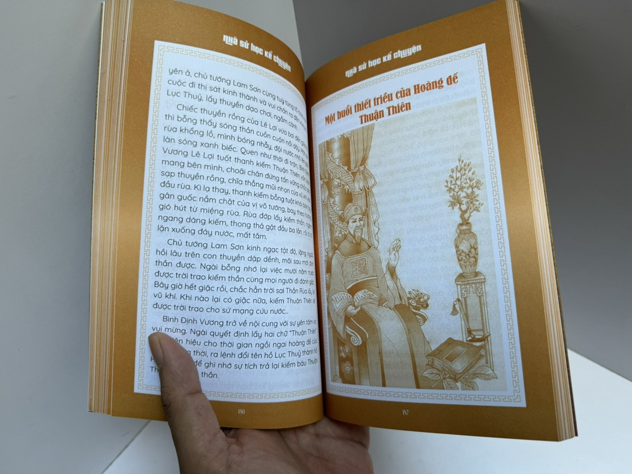 KỂ CHUYỆN LỊCH SỬ CHO TUỔI THƠ - Nhà sử học Lê Văn Lan - HanoiBooks