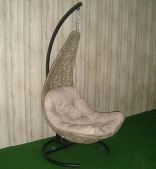 Xích đu Corrado sắt sơn tĩnh điện, khung đan lưới giả mây, nệm bông chần bọc vải cao cấp chắc chắn, an toàn