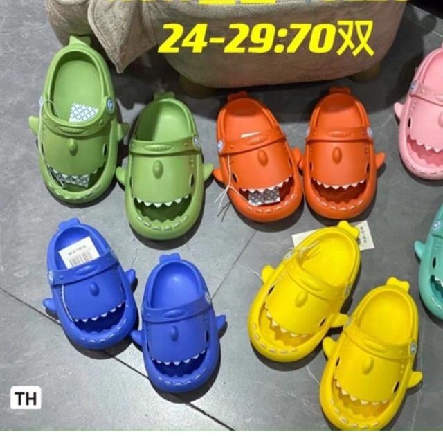 Dép sục cá baby shark đủ màu siêu nhẹ cho bé 1-4 tuổi