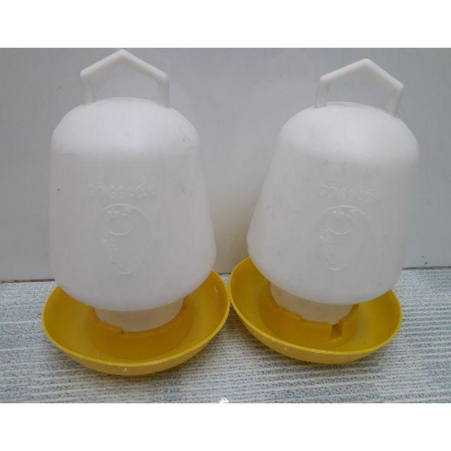 Bình 2 lít gà uống hiệu giống gia cầm