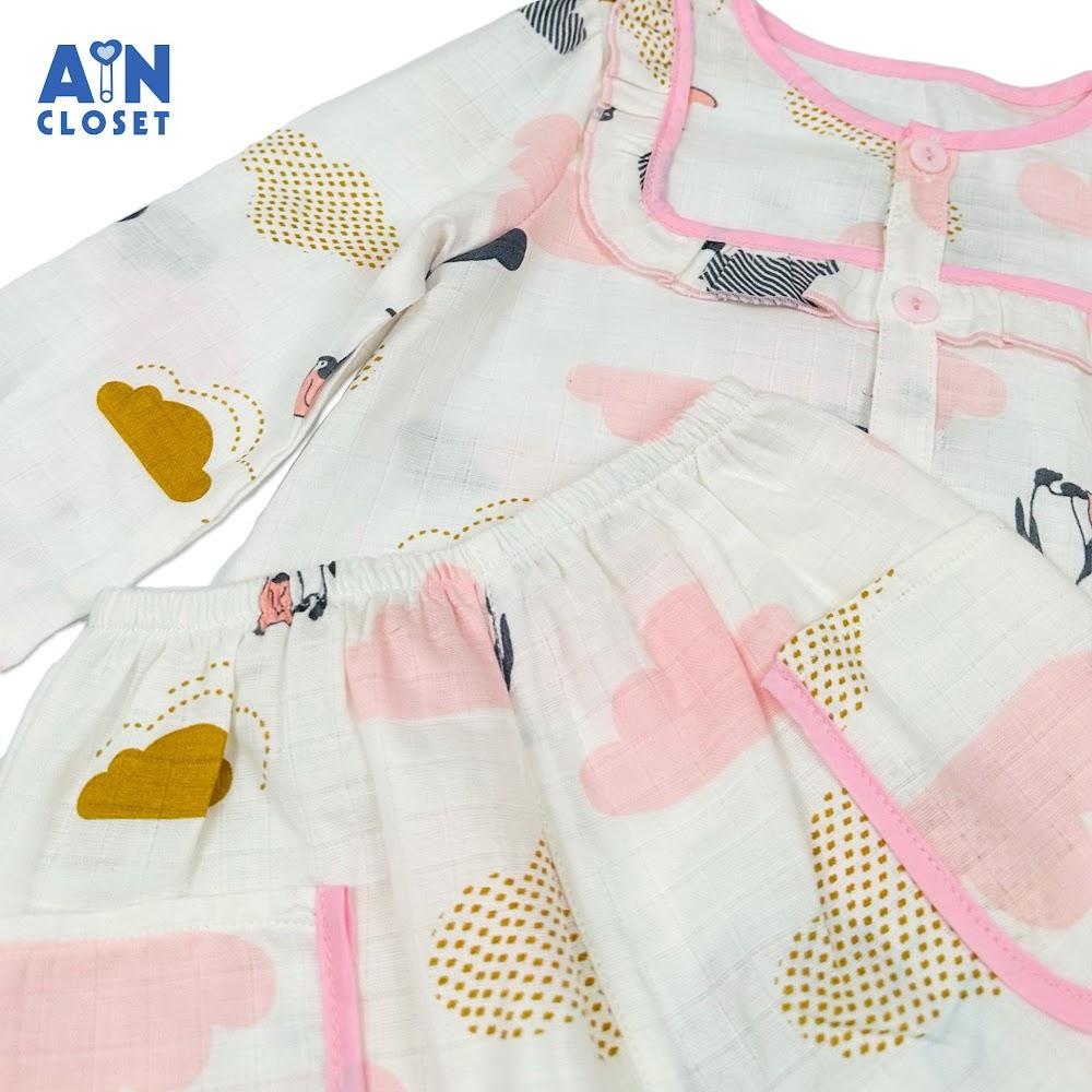 Bộ quần áo Dài bé gái hoạ tiết Mây Cánh Cụt Hồng Xô sợi tre - AICDBGNAYI14 - AIN Closet