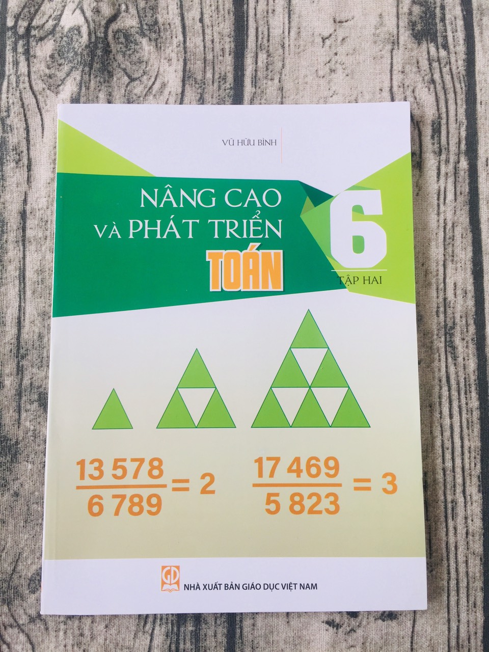 Sách tham khảo 6: Nâng cao và phát triển Toán Lớp 6 (2 tập)