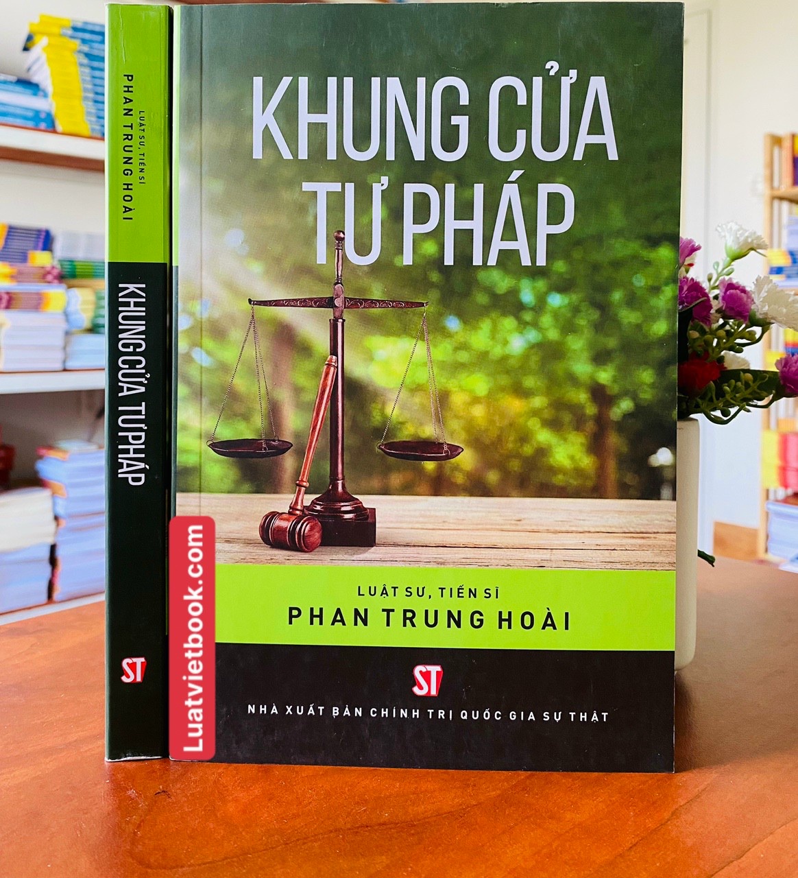 Khung Cửa Tư Pháp