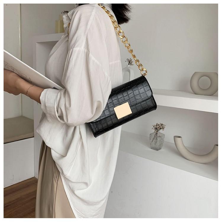 High-Grade Underarm Bag Women's Chain Shoulder Bag Simple All-Match French Stick Small Square Bag