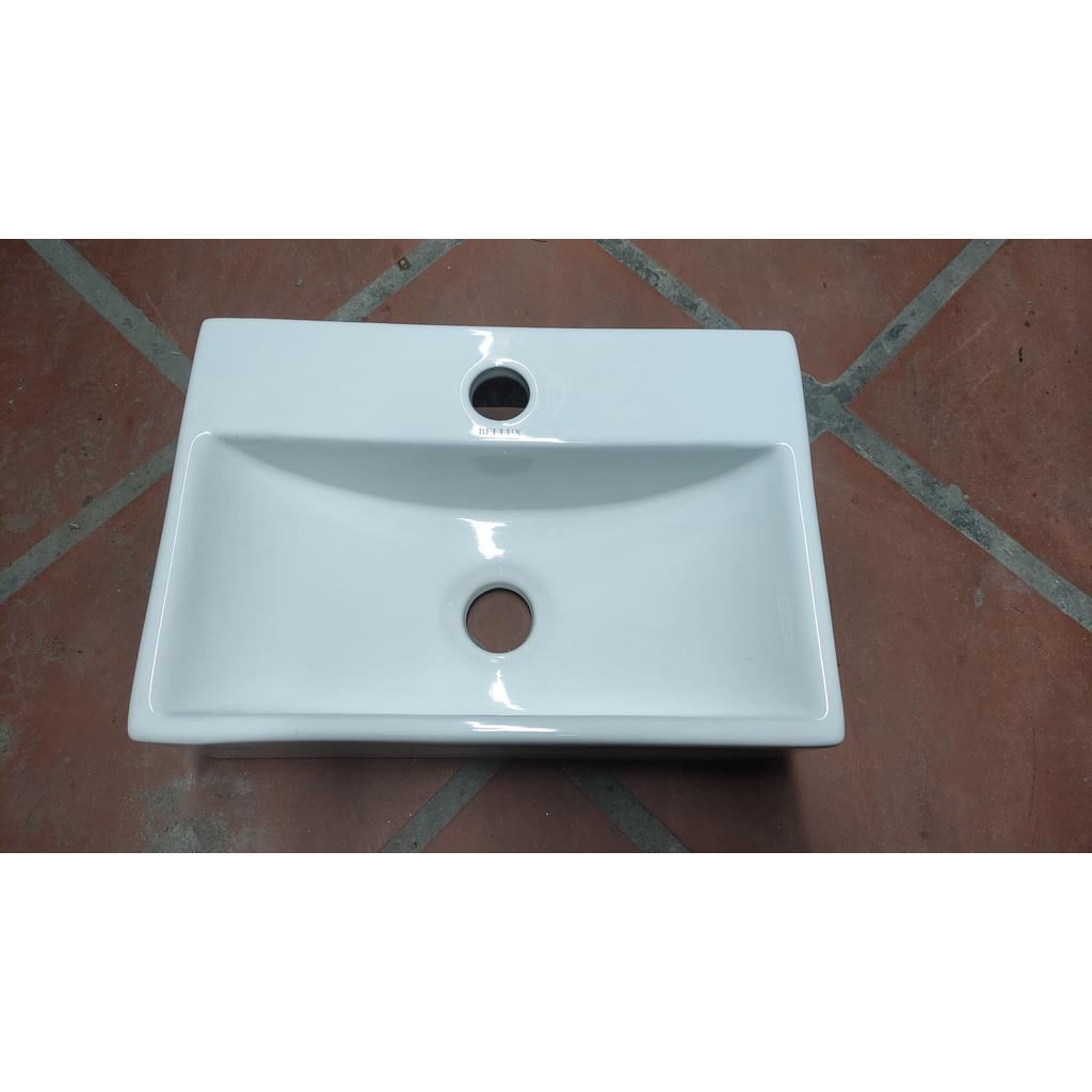 Chậu lavabo treo tường mini 36x25xm