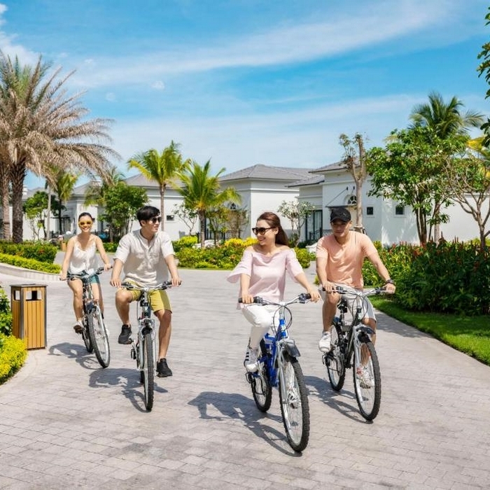 Gói 4N3Đ Vinpearl Villa Dành Cho 4 Người Lớn, 4 Trẻ Em, Gồm 9 Bữa Buffet, Vui Chơi Vinwonders Safari, Áp Dụng Toàn Quốc