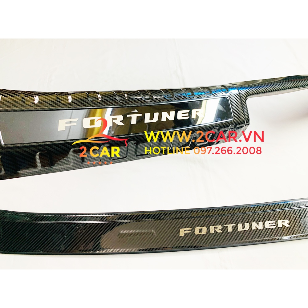 Chống Trầy Cốp trong, ngoài xe Fortuner 2017 - 2022 vân cacbon