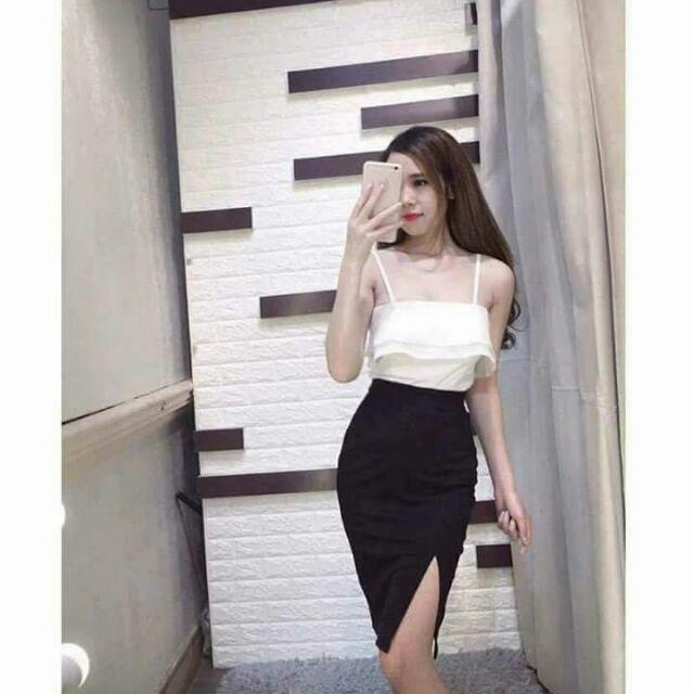 Đầm body 2 dây phối màu xẻ tà
