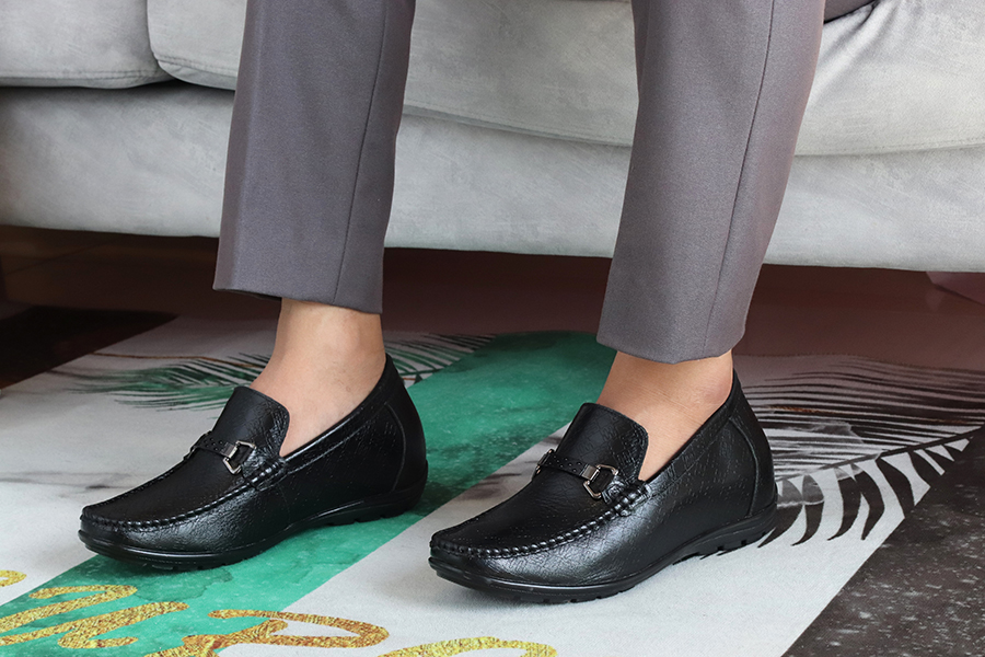 Giày Cao Nam T&TRA Tăng Cao 6Cm- T83 Đen Sọc- Chất Liệu Da Bò Cao Cấp, Đế Cao Su Đúc , Phần Tăng Cao Ẩn Bên Trong