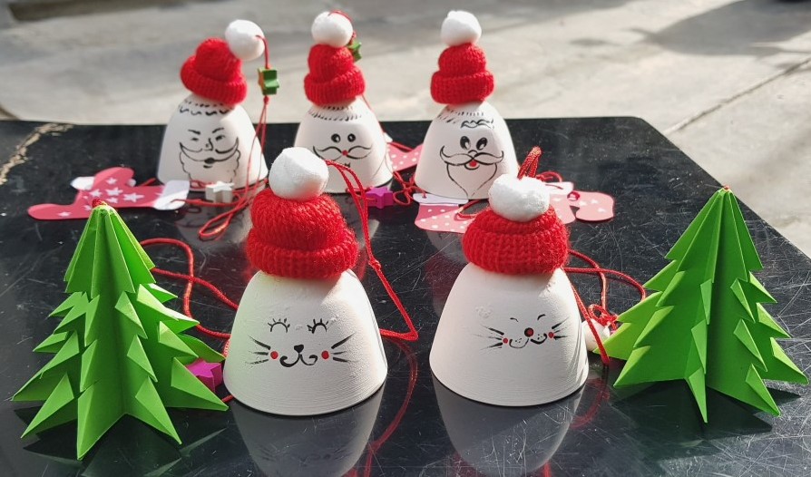 Đồ trang trí Noel, phụ kiện trang trí Noel tại nhà, chuông gió, chuông gốm Bát Tràng với họa tiết ông già Noel dễ thương, hàng handmade. Giao họa tiết ngẫu nhiên từ HCM