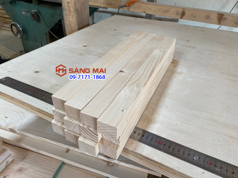 Thanh gỗ thông dày 3cm x 4cm x dài 50cm + láng mịn 4 mặt