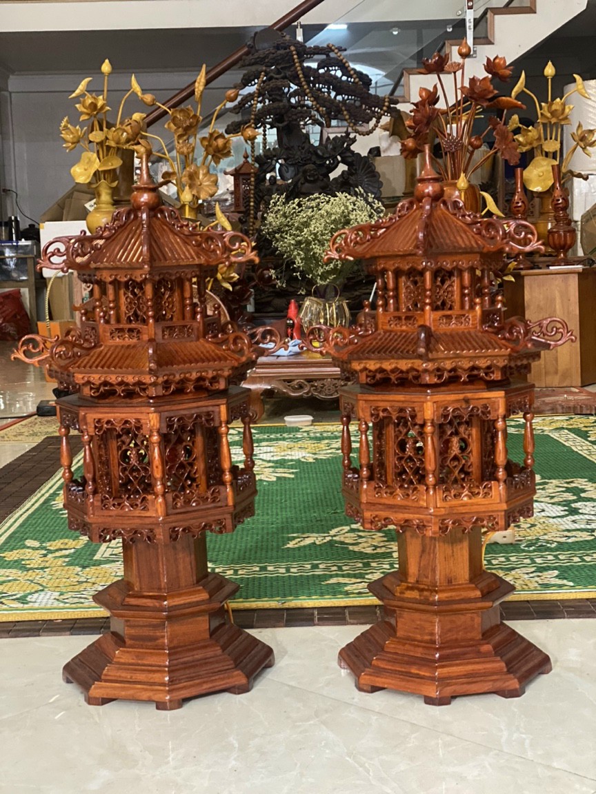 Cặp đèn thờ hình tháp mái chùa gỗ hương kt cao 60cm