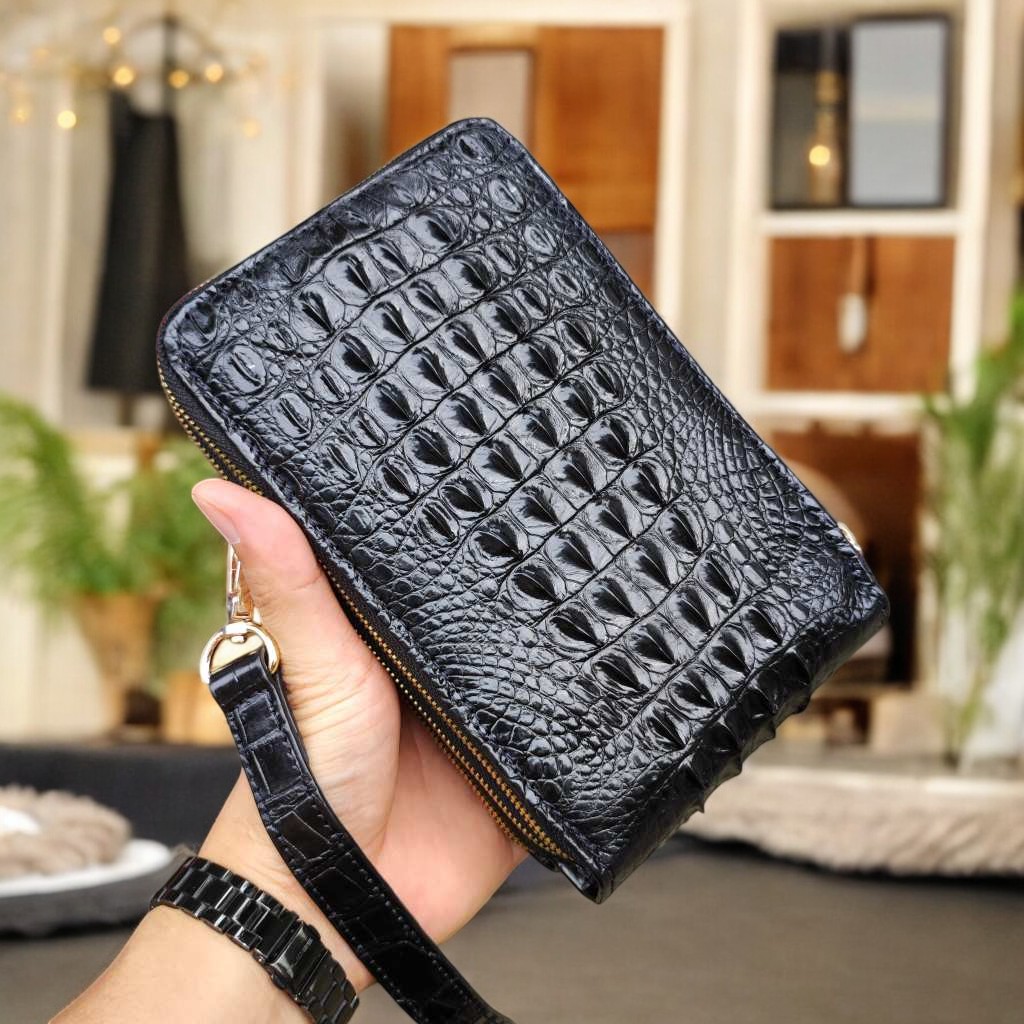 Túi đeo ngực nhỏ gọn Thiết 3 khóa nhiều ngăn. Gù gia cá sấu rất đẹp!