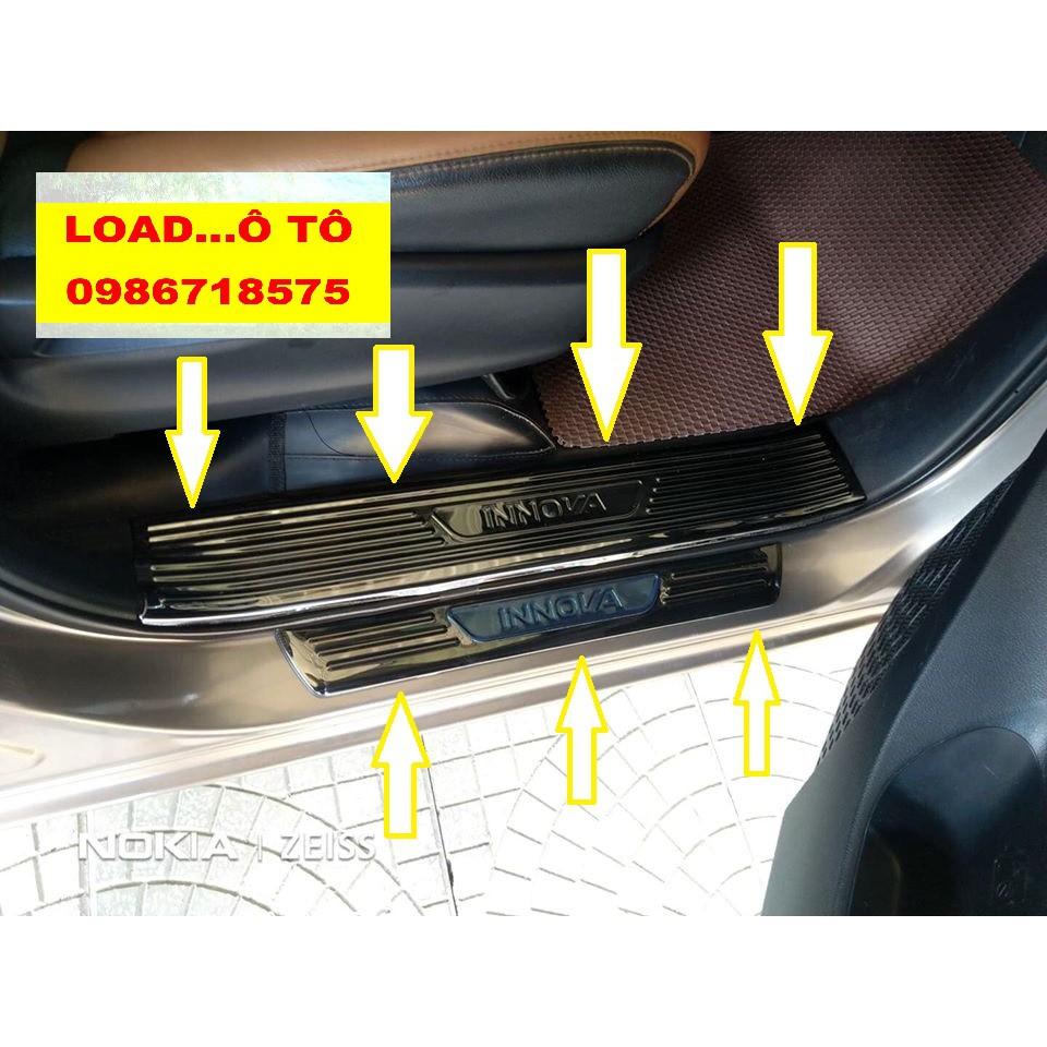 Ốp Bậc Cửa, Nẹp Bước Chân Trong Ngoài Xe Toyota Innova 2023-2017 Chất Liệu Titan Cao Cấp