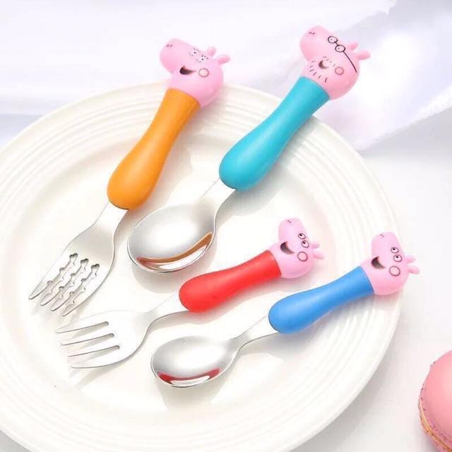 Bộ 4 thìa hình lợn peppa pig cho né