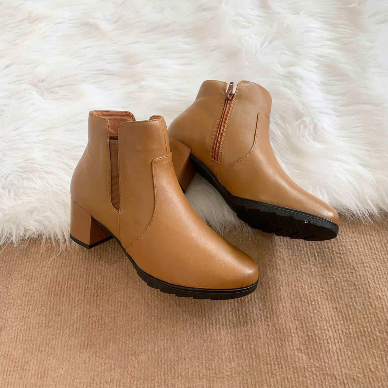 BOOTS NỮ  DA BÒ CỔ NGẮN VIỀN BÊN 5F PABNO PN640