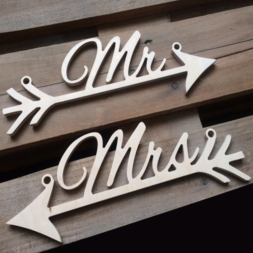 Bộ 2 miếng gỗ trang trí đám cưới chữ Mr và Mrs hình mũi tên